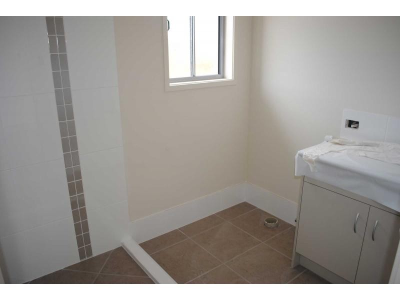 5 Riviera Crescent, North Lakes QLD 4509