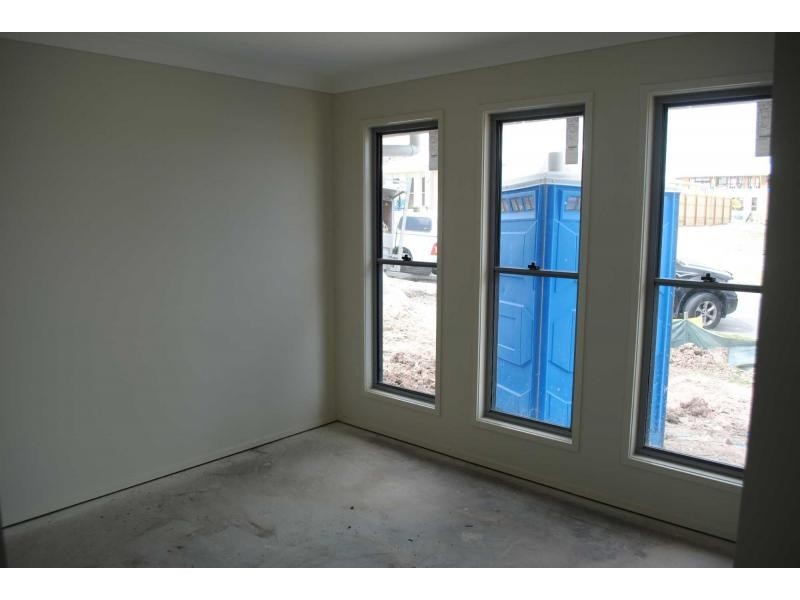 5 Riviera Crescent, North Lakes QLD 4509