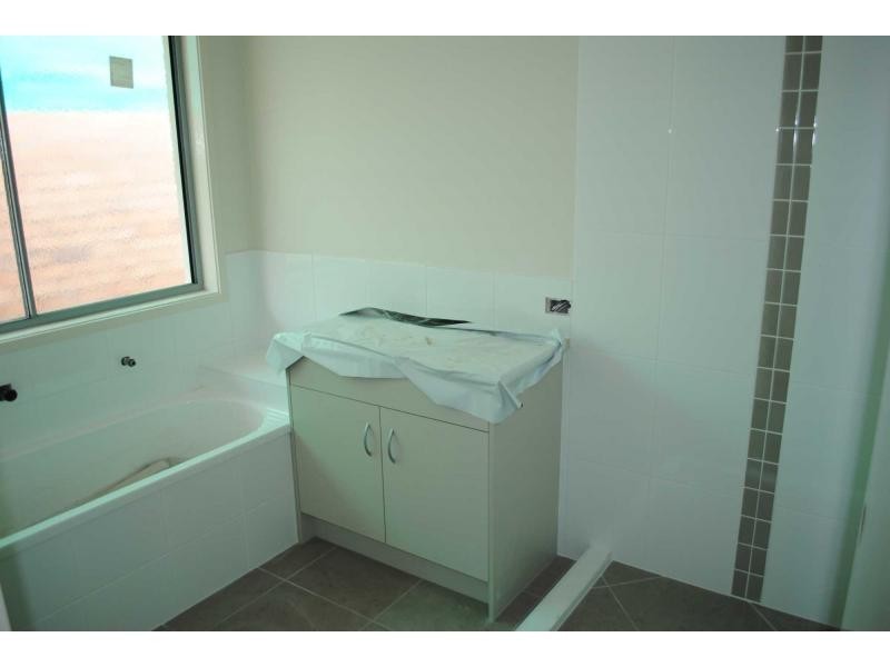 5 Riviera Crescent, North Lakes QLD 4509