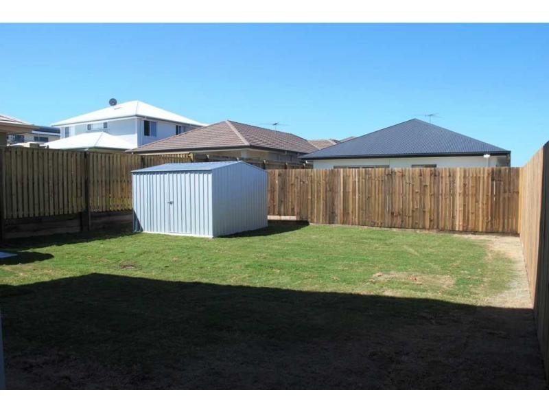 4 Riviera Crescent, North Lakes QLD 4509