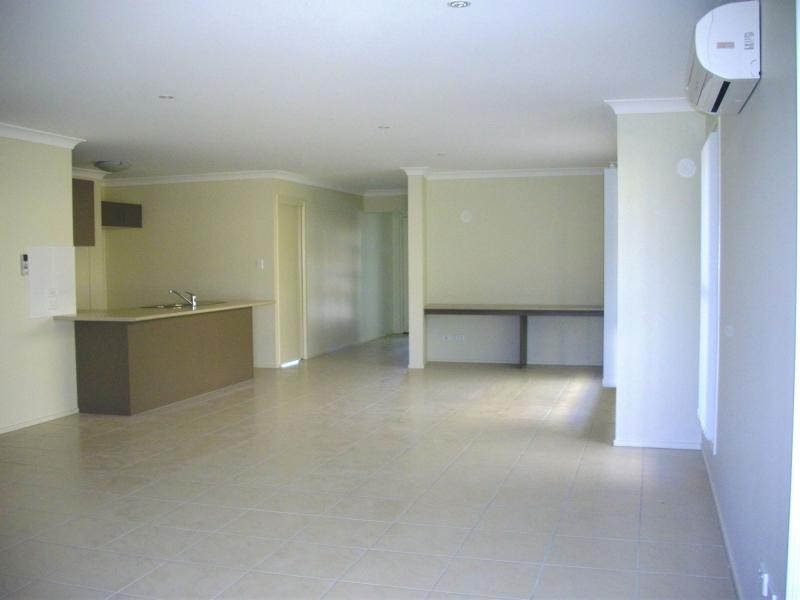 28 Nina Crescent, North Lakes QLD 4509