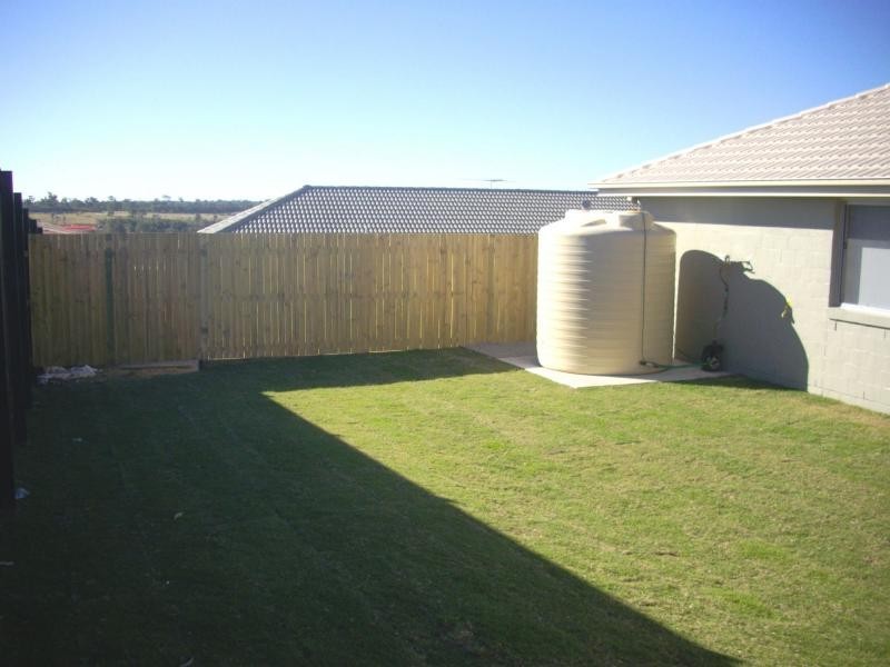 28 Nina Crescent, North Lakes QLD 4509