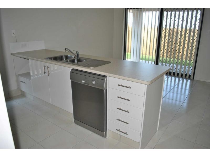 14 Severn Crescent, North Lakes QLD 4509