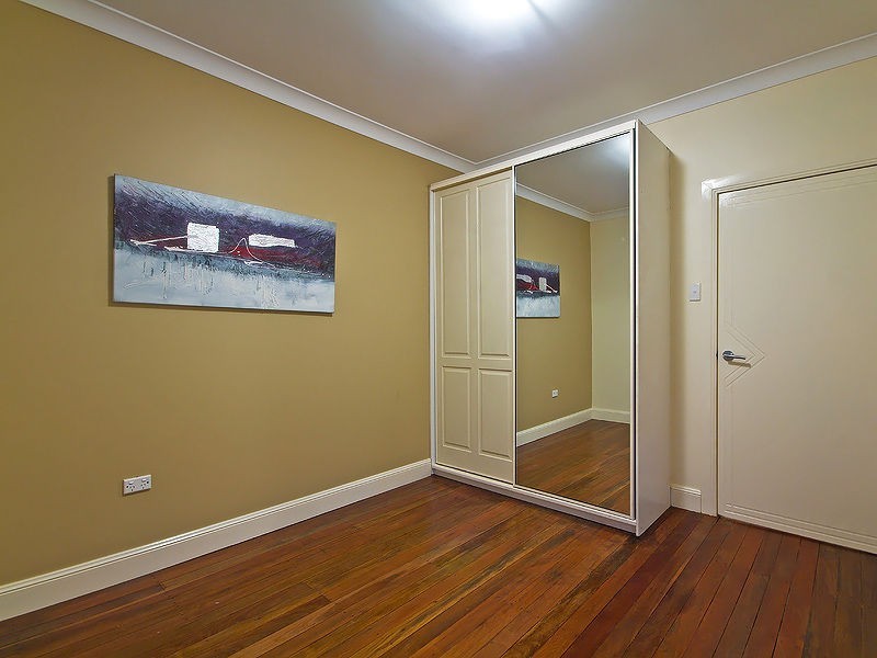 209 Blackstone Rd, Silkstone QLD 4304