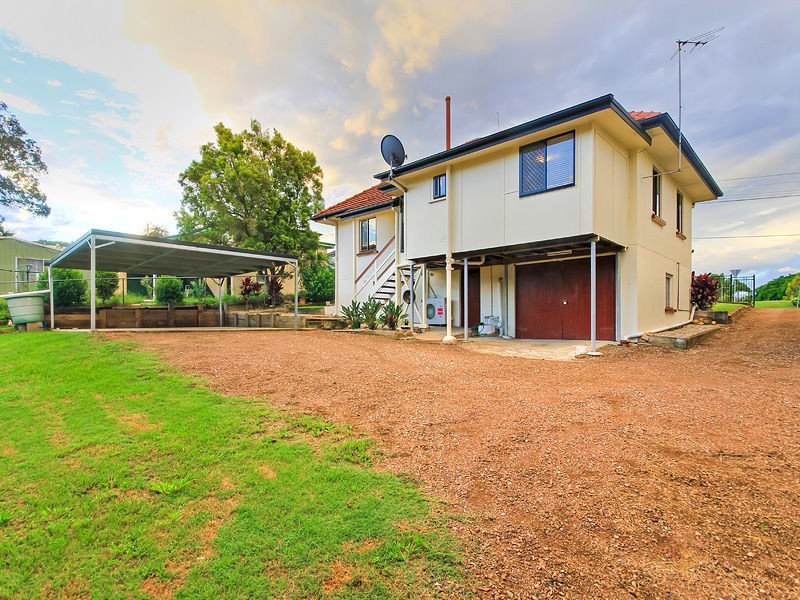 209 Blackstone Rd, Silkstone QLD 4304