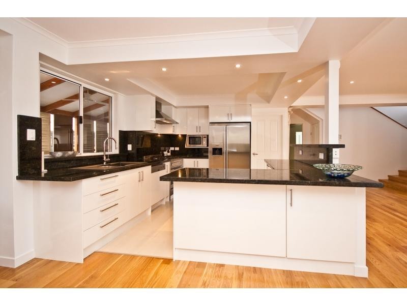 69 Scarborough Road, Redcliffe QLD 4020