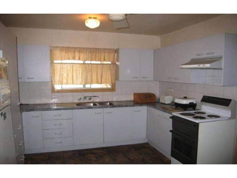 56 Kiah Street, Eastern Heights QLD 4305