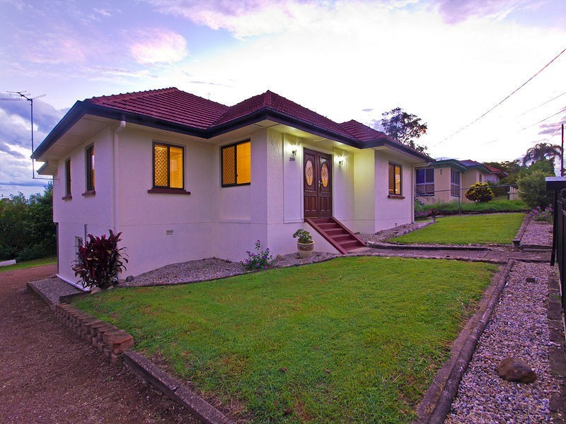 209 Blackstone Rd, Silkstone QLD 4304