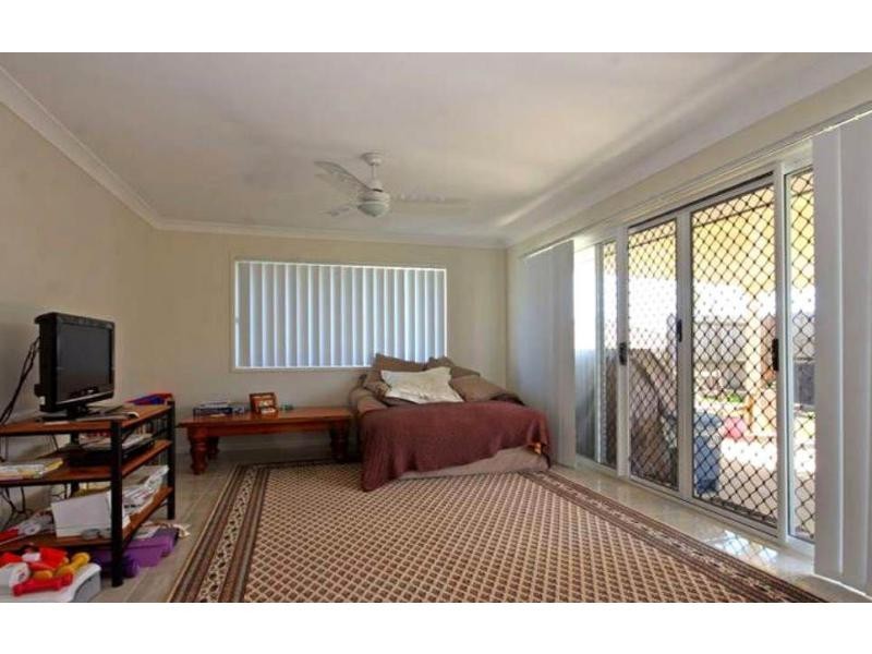 19 Williams Crescent, North Lakes QLD 4509