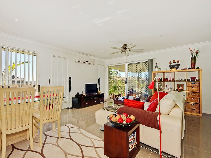 9 Williams Crescent, North Lakes QLD 4509