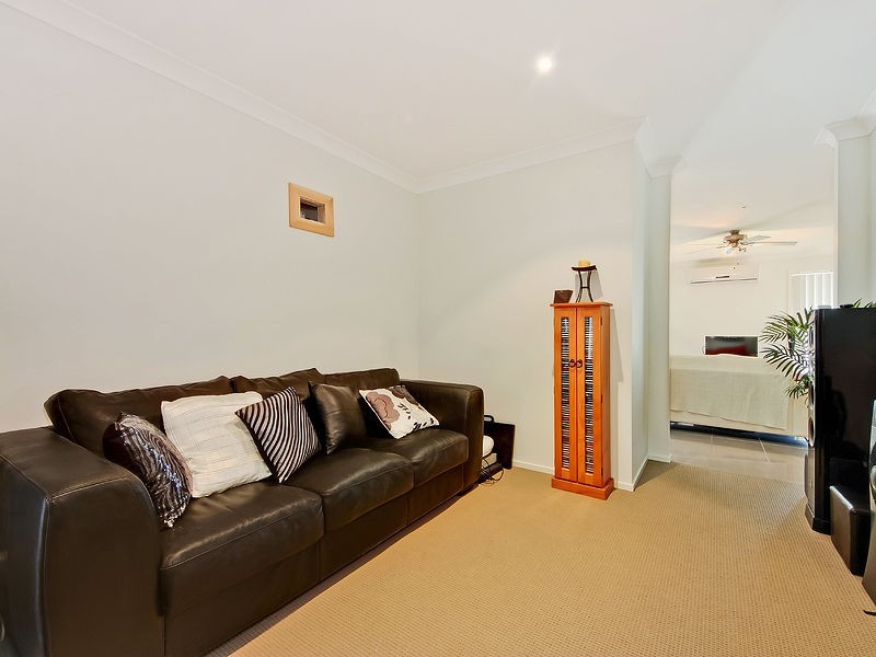 9 Williams Crescent, North Lakes QLD 4509