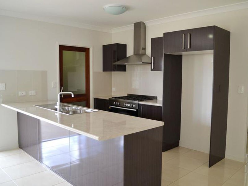 2 Severn Crescent, North Lakes QLD 4509