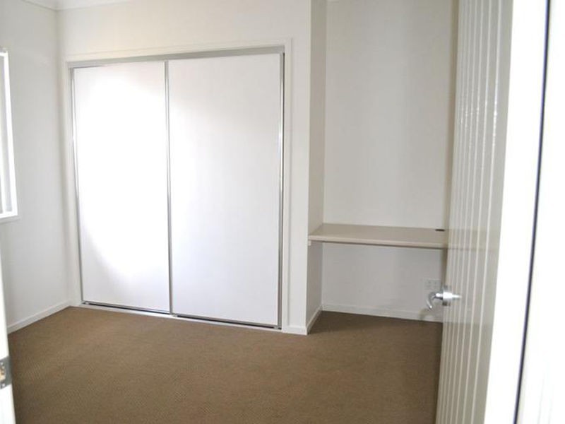 2 Severn Crescent, North Lakes QLD 4509