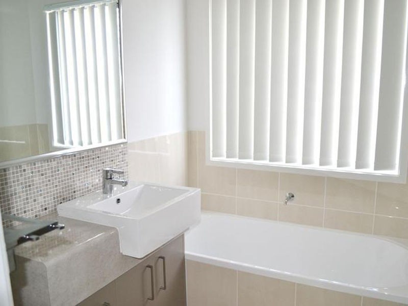 2 Severn Crescent, North Lakes QLD 4509