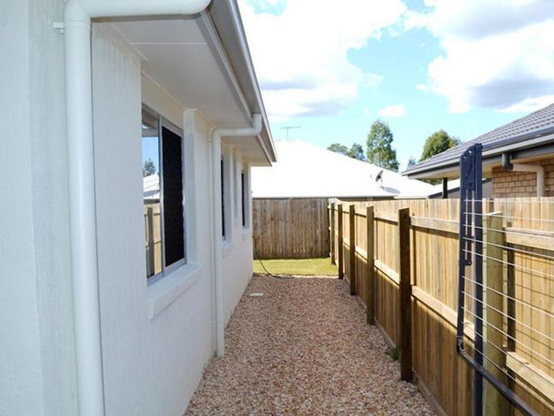 2 Severn Crescent, North Lakes QLD 4509