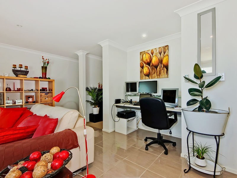9 Williams Crescent, North Lakes QLD 4509