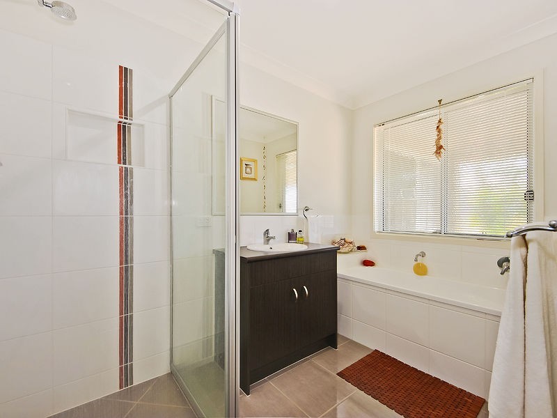 9 Williams Crescent, North Lakes QLD 4509