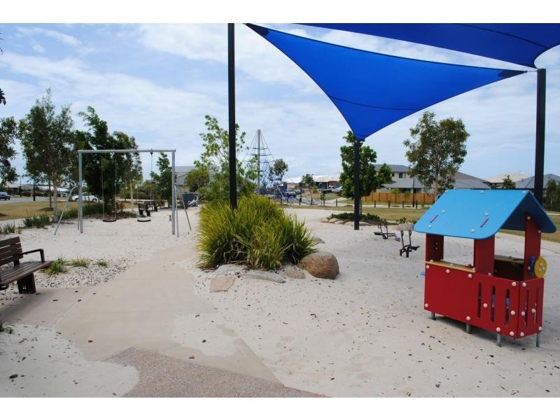 2 Severn Crescent, North Lakes QLD 4509