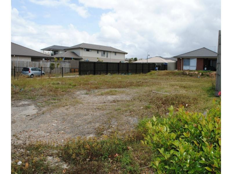 2 Severn Crescent, North Lakes QLD 4509