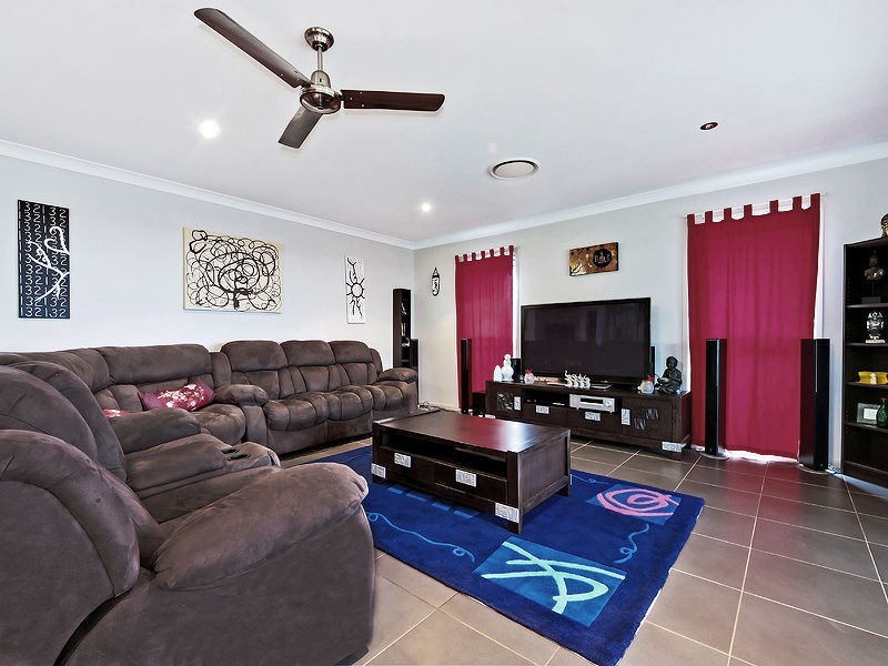 22 Cherrytree Crescent, Upper Caboolture QLD 4510