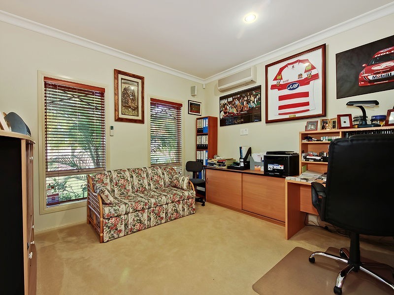 8 Lochern Court, North Lakes QLD 4509