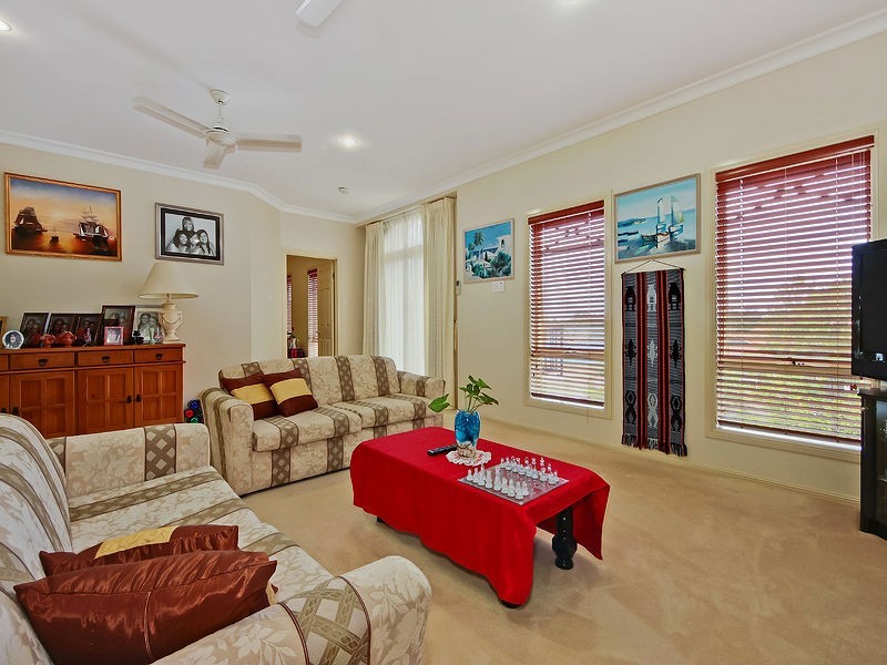 8 Lochern Court, North Lakes QLD 4509