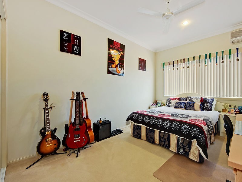 8 Lochern Court, North Lakes QLD 4509