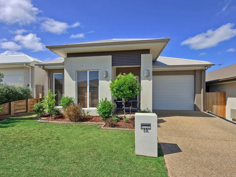 15 Dunes Crescent, North Lakes QLD 4509