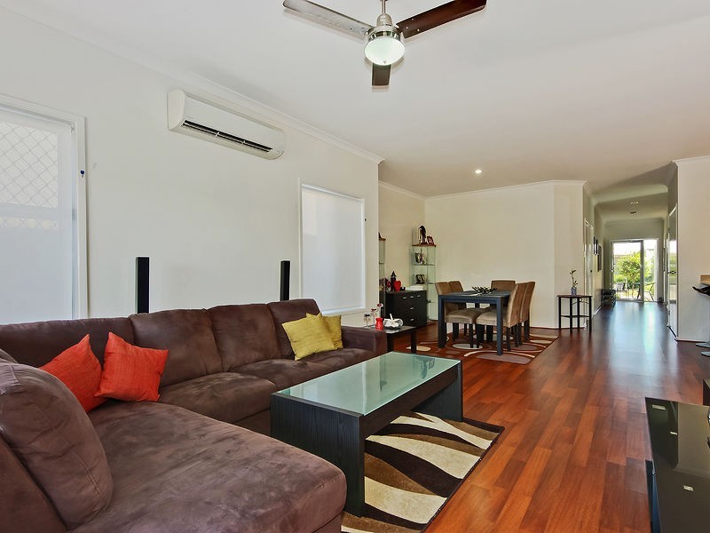 15 Dunes Crescent, North Lakes QLD 4509