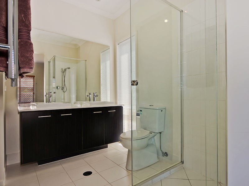 15 Dunes Crescent, North Lakes QLD 4509