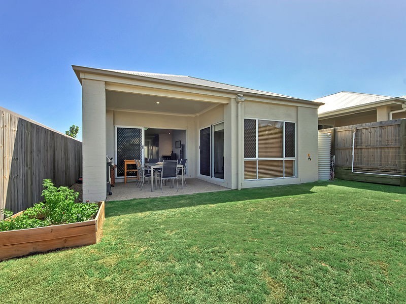 15 Dunes Crescent, North Lakes QLD 4509