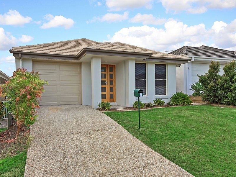 7 Riviera Crescent, North Lakes QLD 4509