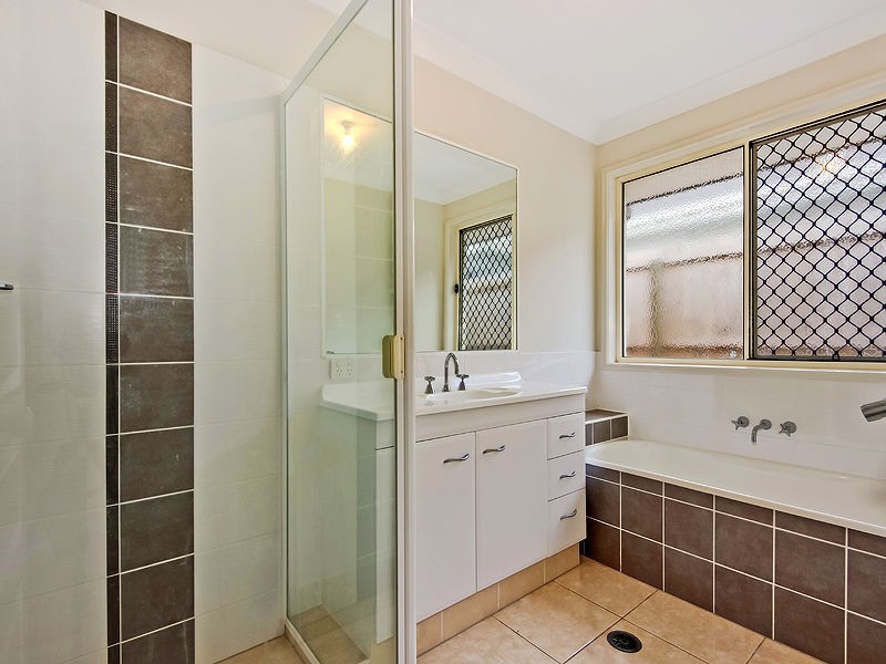 7 Riviera Crescent, North Lakes QLD 4509