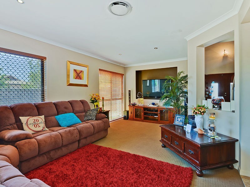 2 Cedar Street, North Lakes QLD 4509