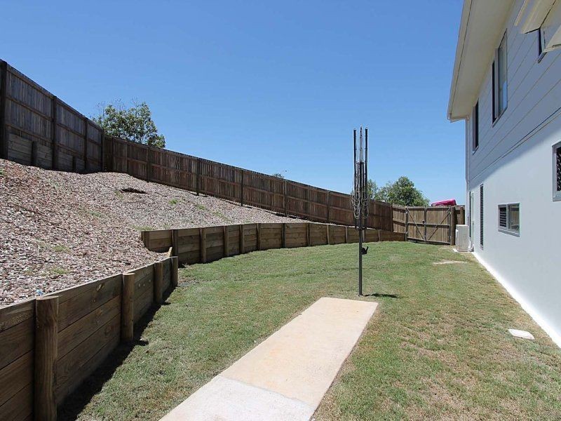 7 Jenny Lind Court, Boyne Island QLD 4680