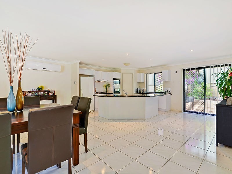 6 Oakwood Road, Warner QLD 4500