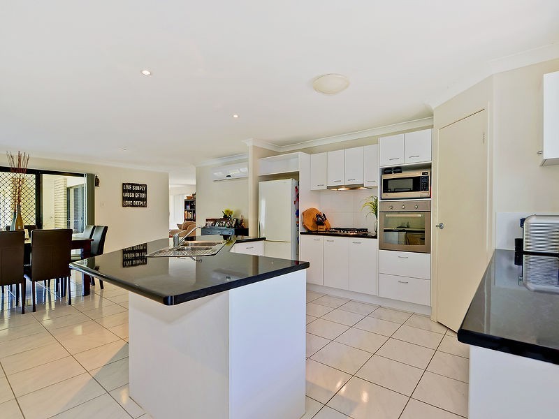 6 Oakwood Road, Warner QLD 4500