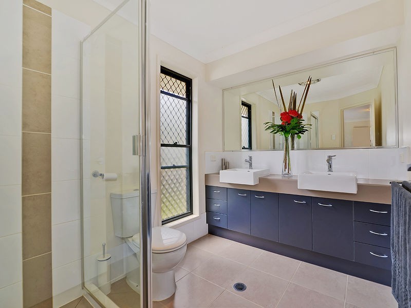 6 Oakwood Road, Warner QLD 4500