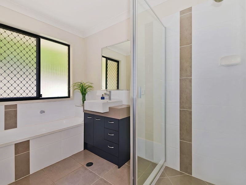 6 Oakwood Road, Warner QLD 4500