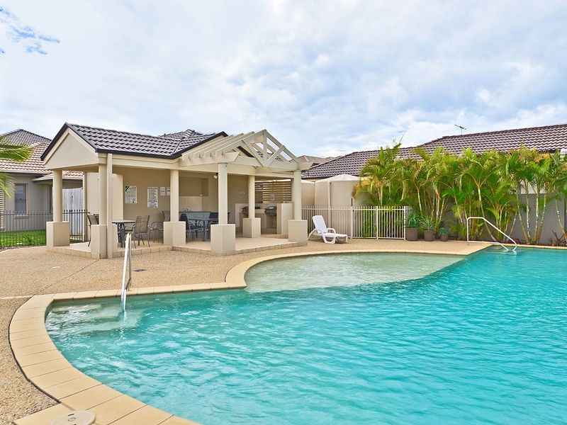 15 College Street, (The Crest), North Lakes QLD 4509