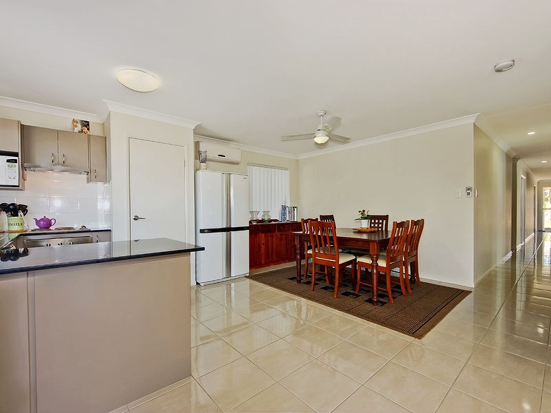 19 Williams Crescent, North Lakes QLD 4509