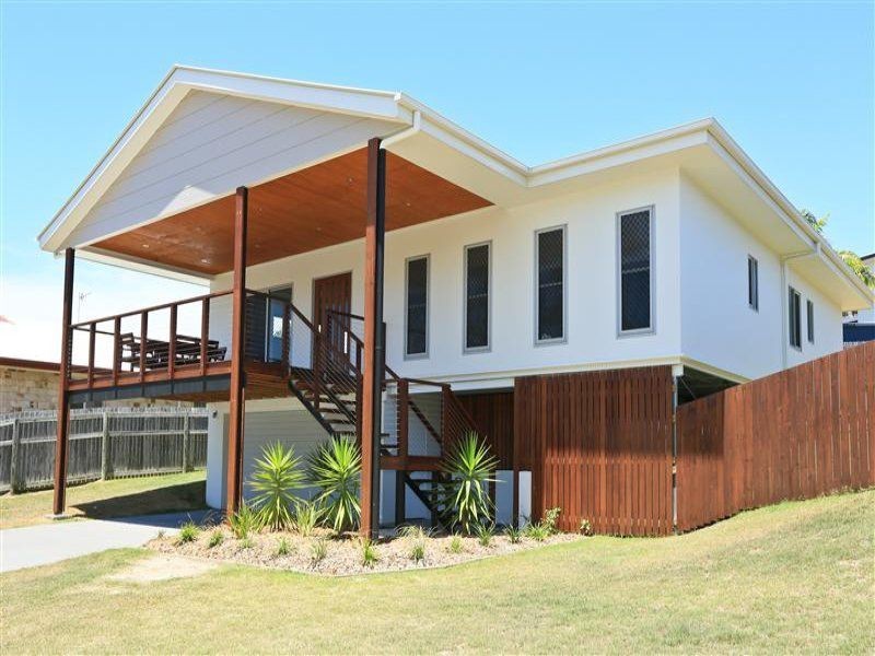 13 Lighthouse Drive, Boyne Island QLD 4680