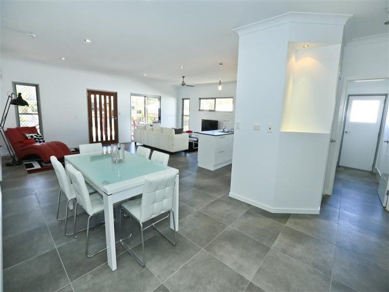 13 Lighthouse Drive, Boyne Island QLD 4680