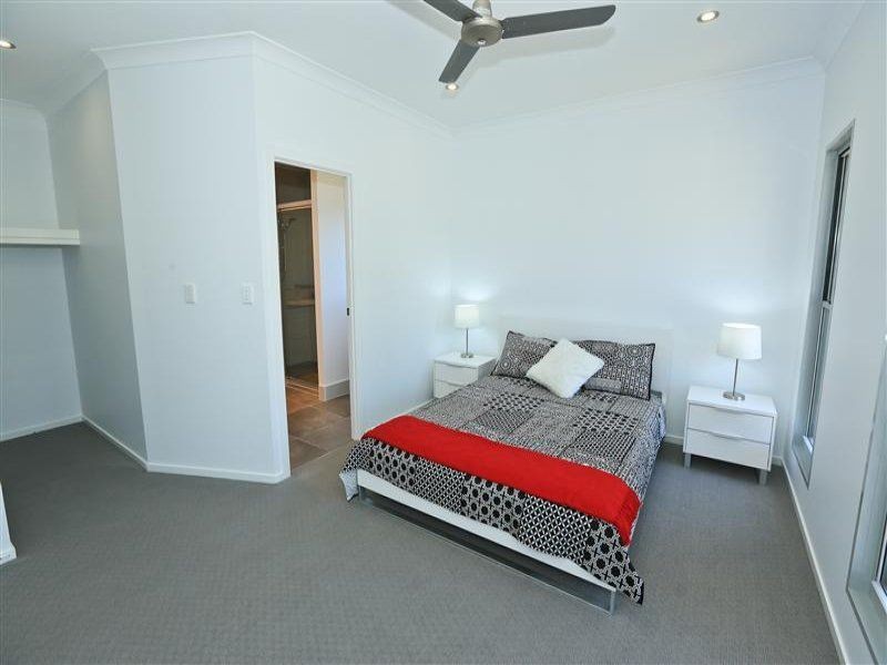 13 Lighthouse Drive, Boyne Island QLD 4680