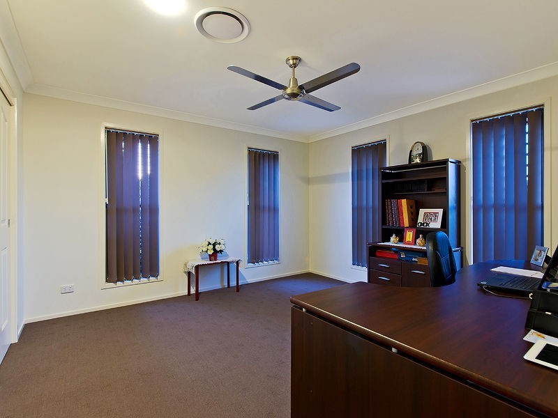 8 Kennedia Court, North Lakes QLD 4509