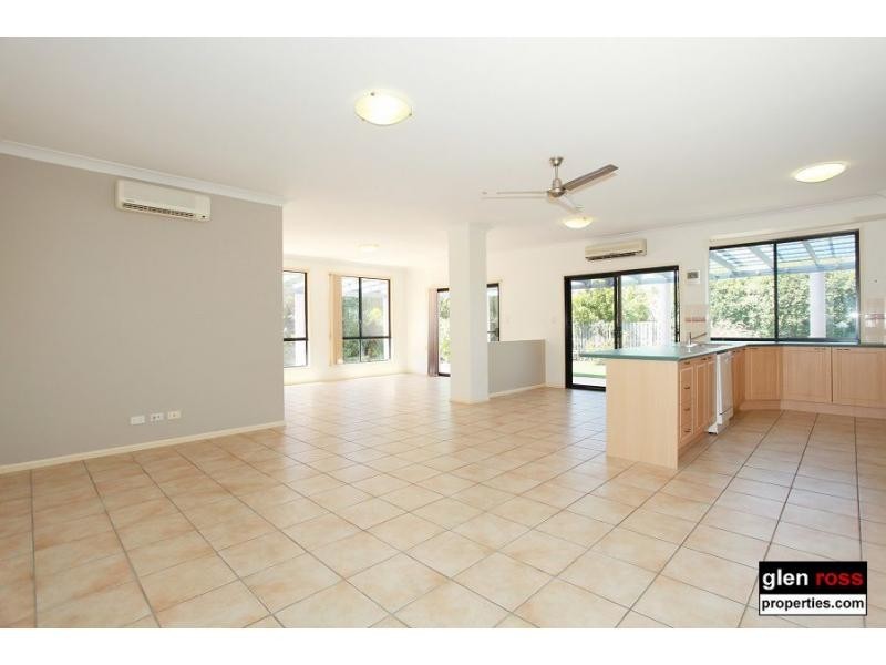 32 Chilton Crescent, North Lakes QLD 4509