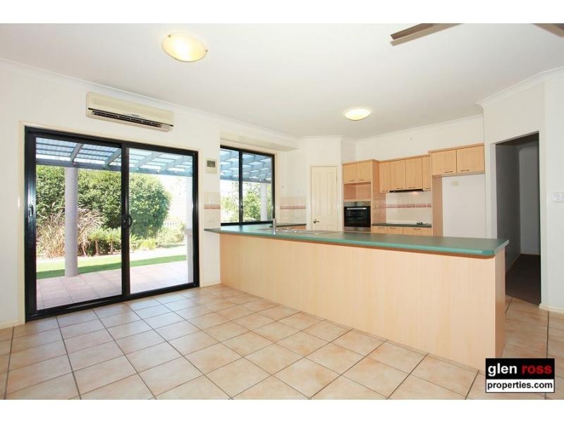 32 Chilton Crescent, North Lakes QLD 4509