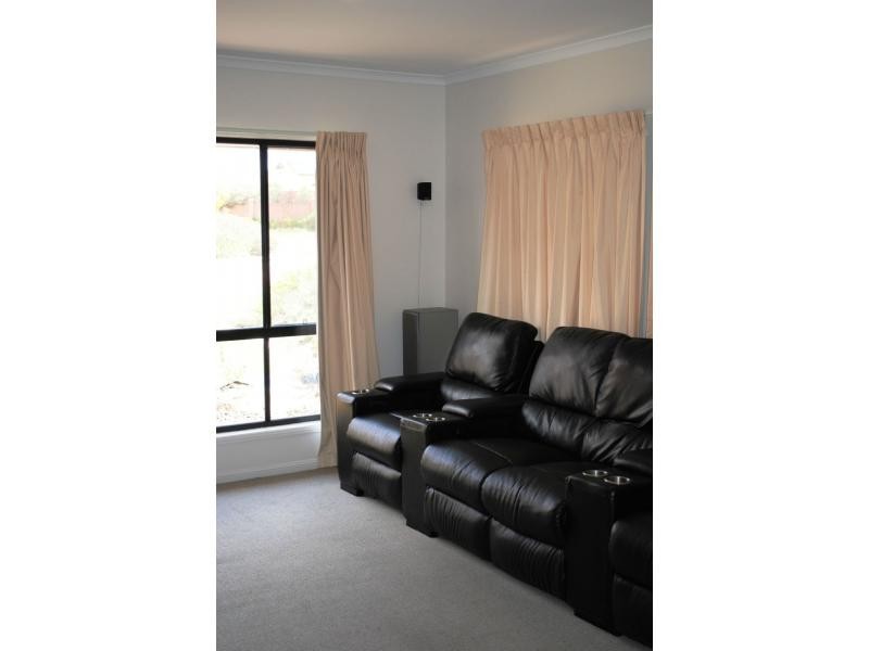 6 Farrington Drive, Murrumba Downs QLD 4503