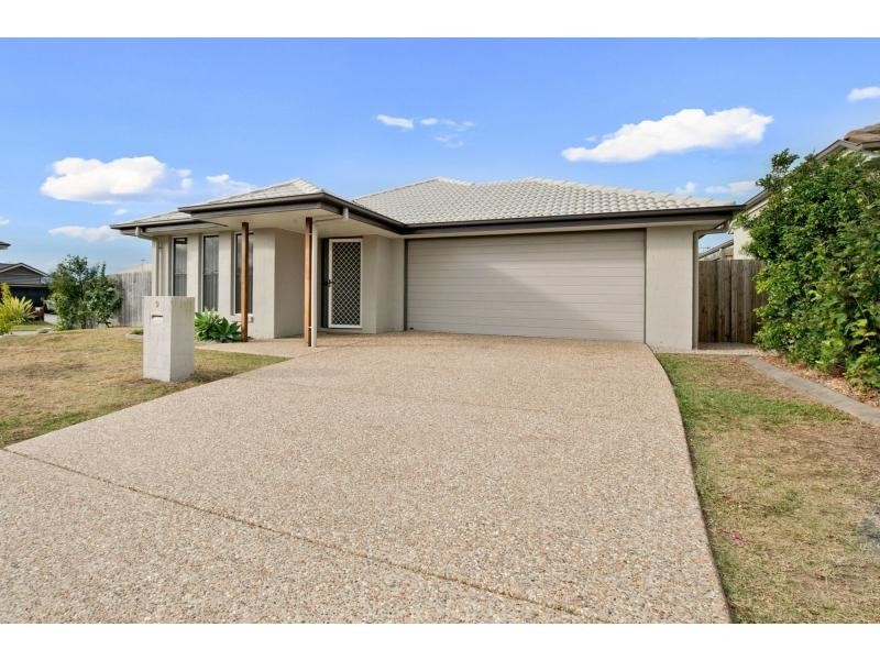 9 Williams Crescent, North Lakes QLD 4509