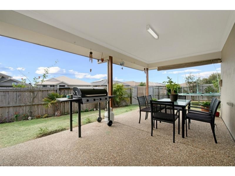 9 Williams Crescent, North Lakes QLD 4509